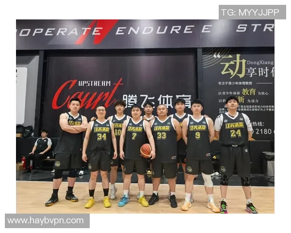 成都篮球队反击战术解析:从防守到进攻的快速转换与团队配合 成都篮球队反击战术解析:从防守到进攻的快速转换与团队配合